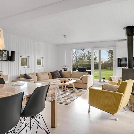 Сasa de vacaciones 3 Bedroom Pet Friendly In Knebel