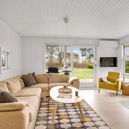 3 Bedroom Pet Friendly In Knebel