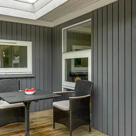 3 Bedroom Pet Friendly In *